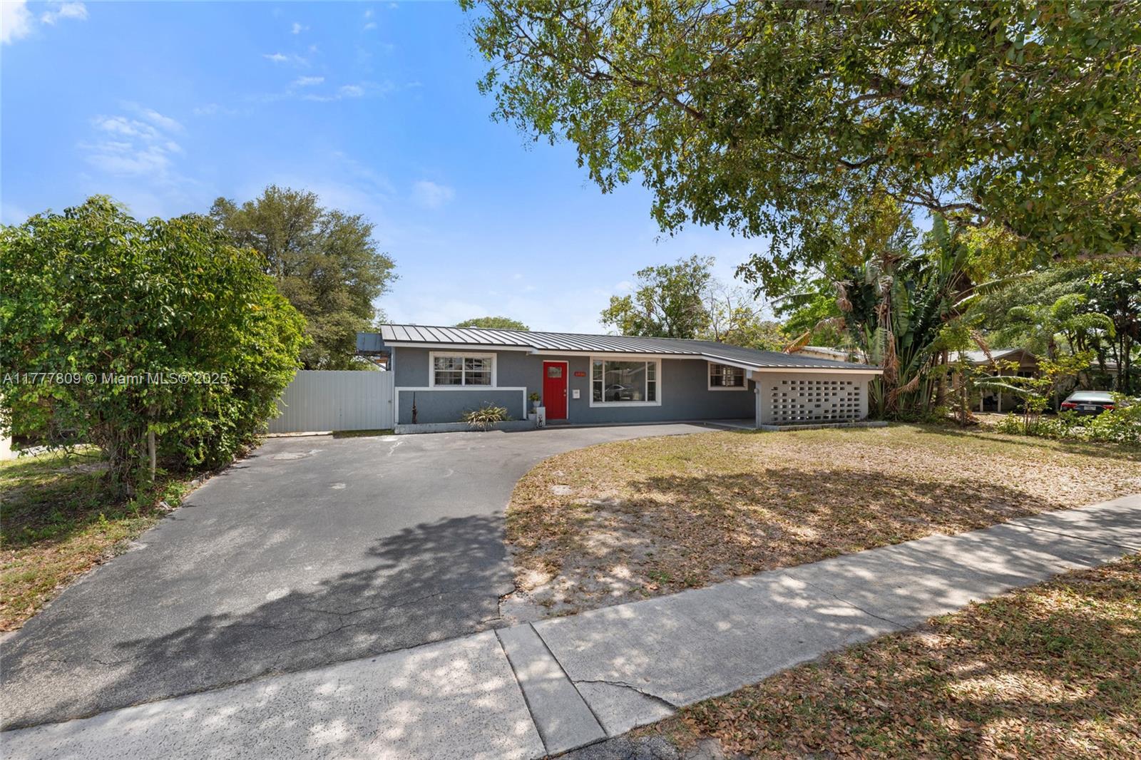 Property for Sale at 6930 Sw 5th St, Pembroke Pines, Miami-Dade County, Florida - Bedrooms: 3 
Bathrooms: 2  - $570,000