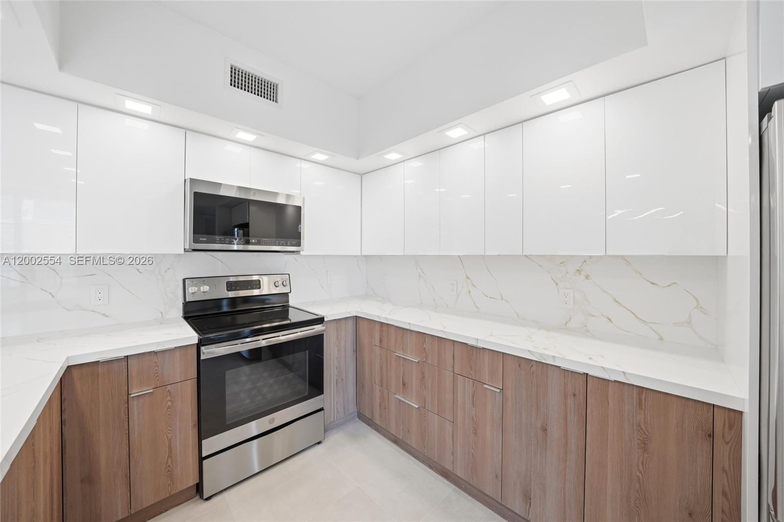 WAVERLY AT LAS OLAS CONDO - Residential Lease