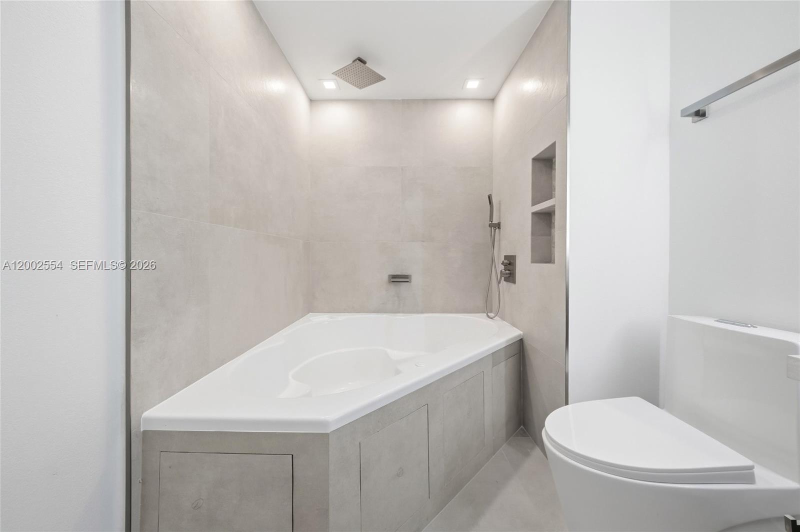 WAVERLY AT LAS OLAS CONDO - Residential Lease