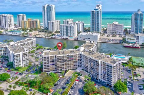 Condominium in Hallandale Beach FL 600 Parkview Dr Dr.jpg