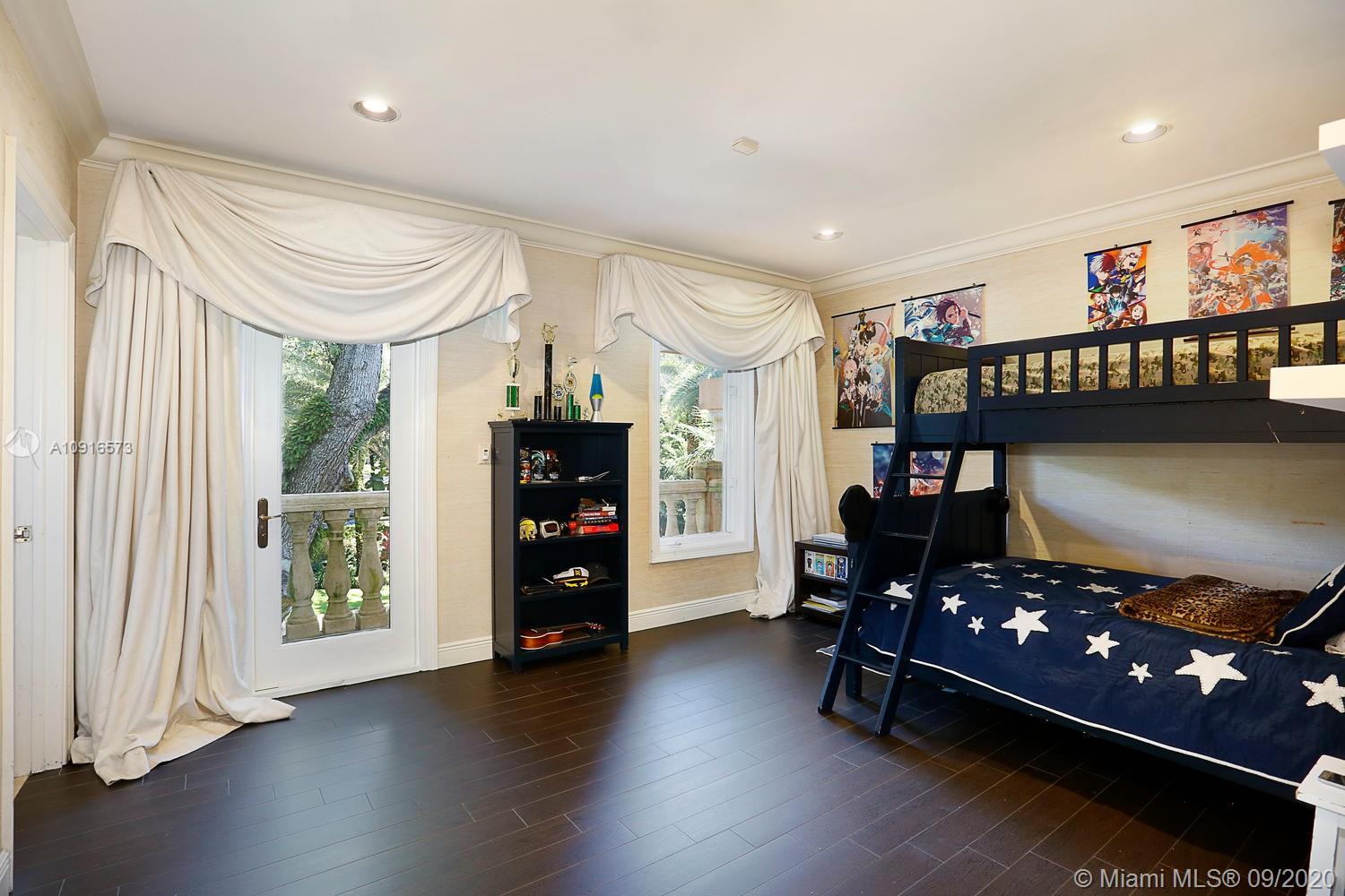 LEAFY WAY - Residential