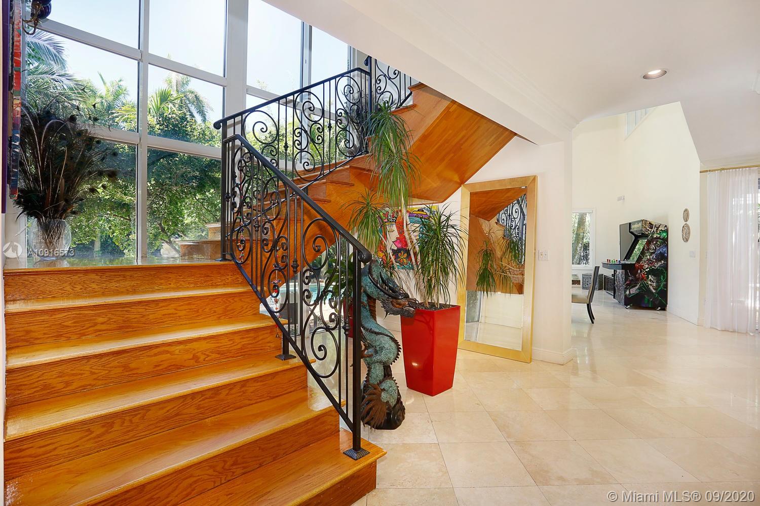 LEAFY WAY - Residential