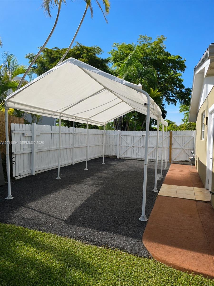 KENDALE LAKES SEC ONE - Residential