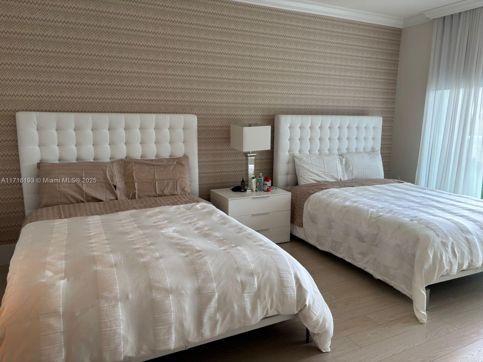 HAMPTONS SOUTH CONDO - Residential Lease