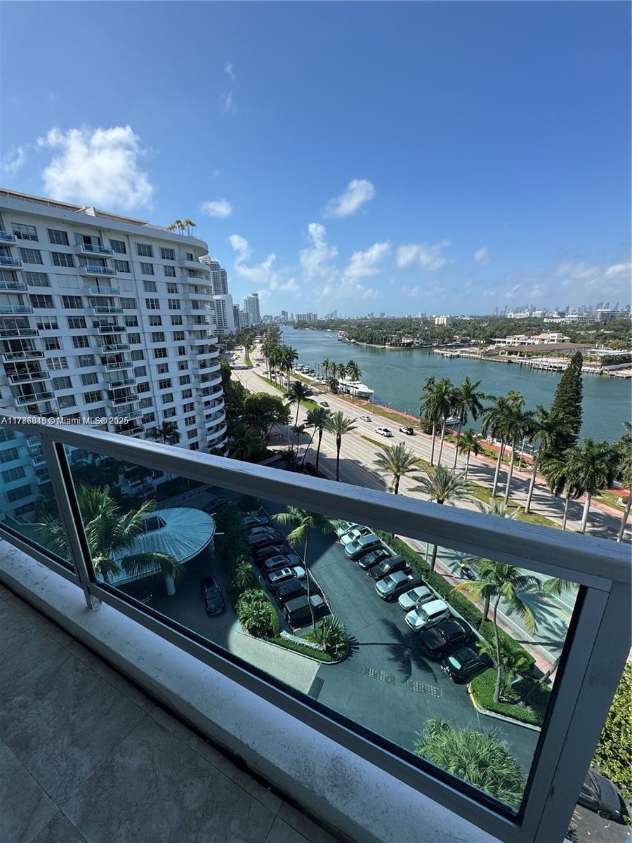 5161 Collins Ave 1206