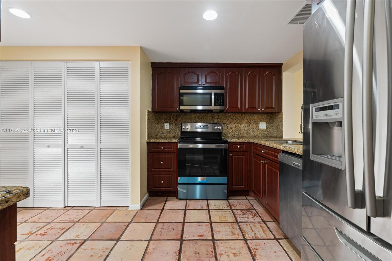 4651 NW 90th Ave 4651