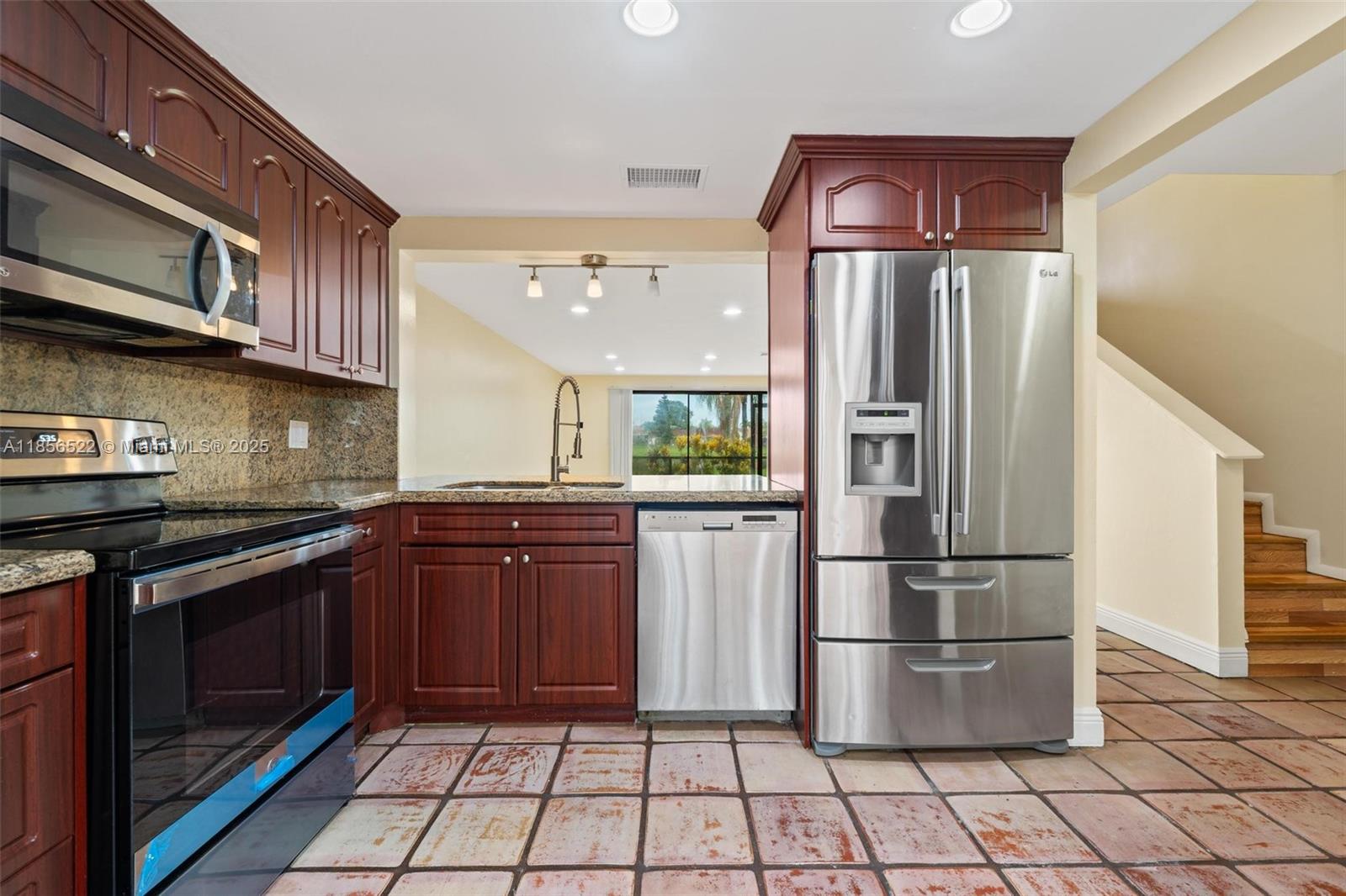 4651 NW 90th Ave 4651