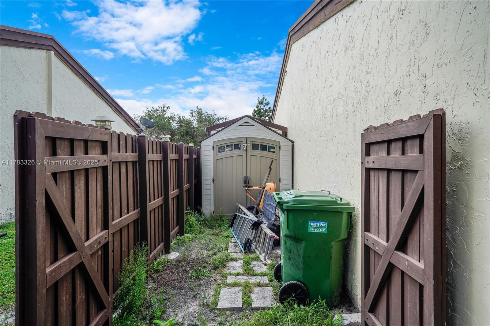 EVERGLADES SUGAR & LAND C - Residential