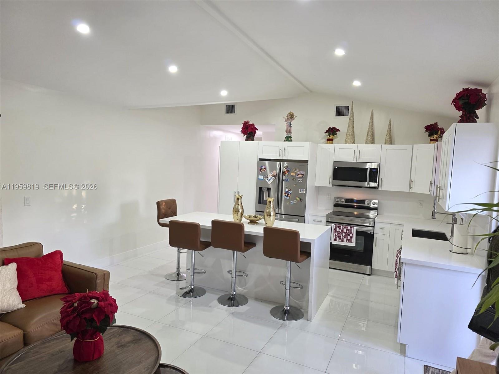 ELSON MANORS - Residential