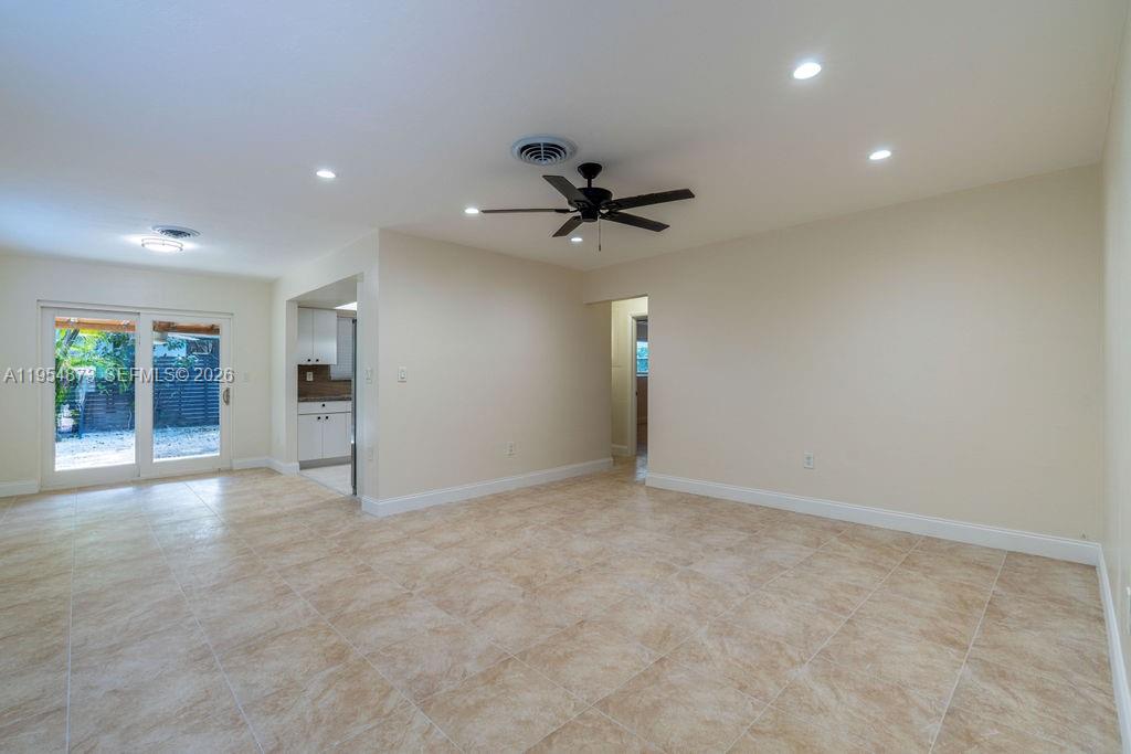 2470-2472 NE 182nd Ter