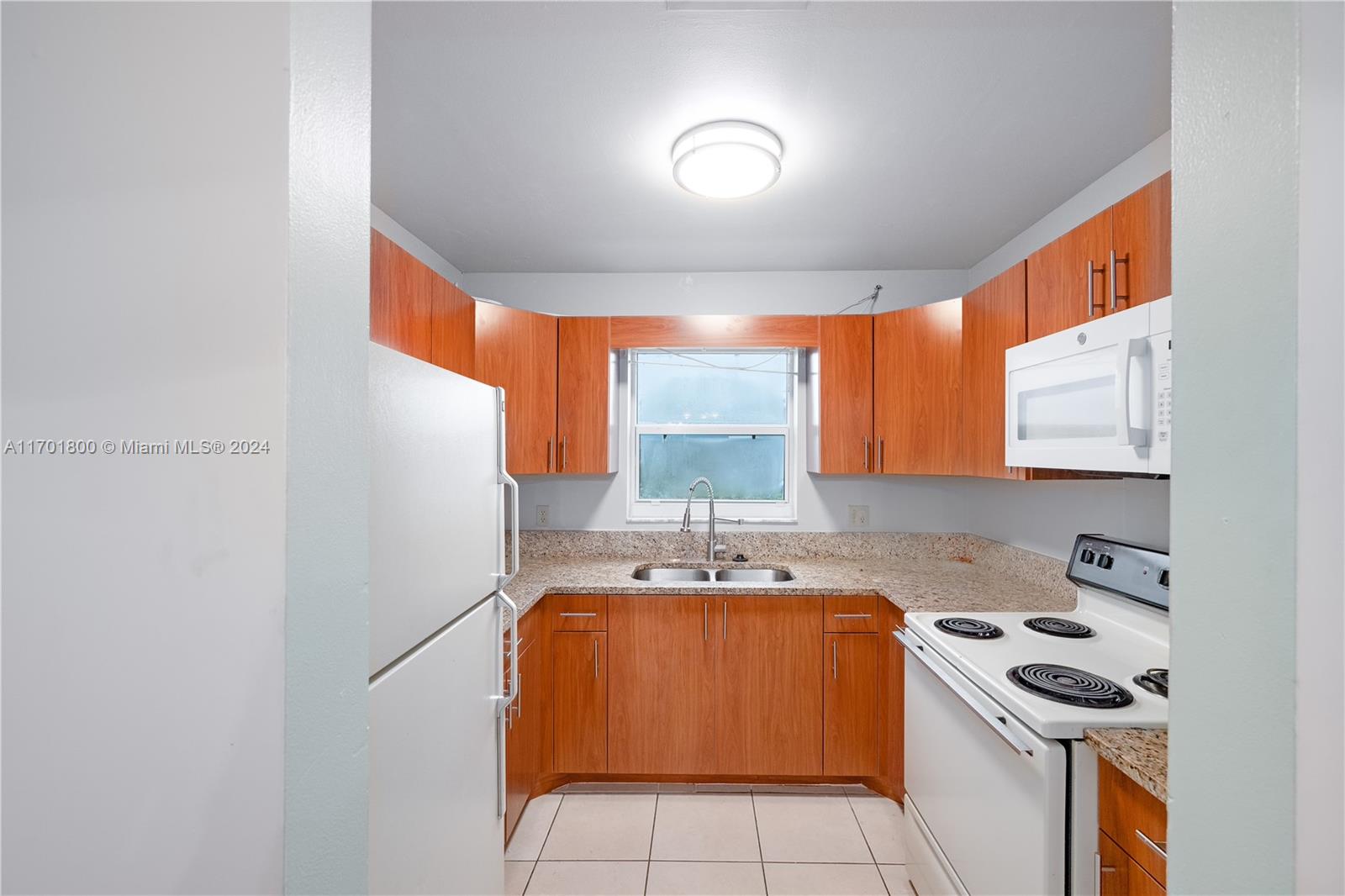 This spacious 1-bedroom, 1-bathroom villa offers a comfortable and modern living space, featuring a brand-new kitchen with appliances. The home includes a convenient washer and dryer hookup station located in the private patio area, making laundry a breeze. It’s ideally located close to a variety of grocery stores, restaurants, shopping, and excellent schools, providing everything you need just minutes away. For commuters, the property is easily accessible from both the Turnpike and I-95, making travel quick and simple. The neighborhood is quiet, family-friendly, and well-maintained, perfect for those seeking a peaceful lifestyle. With its combination of modern amenities and prime location, this villa is the ideal place to call home.