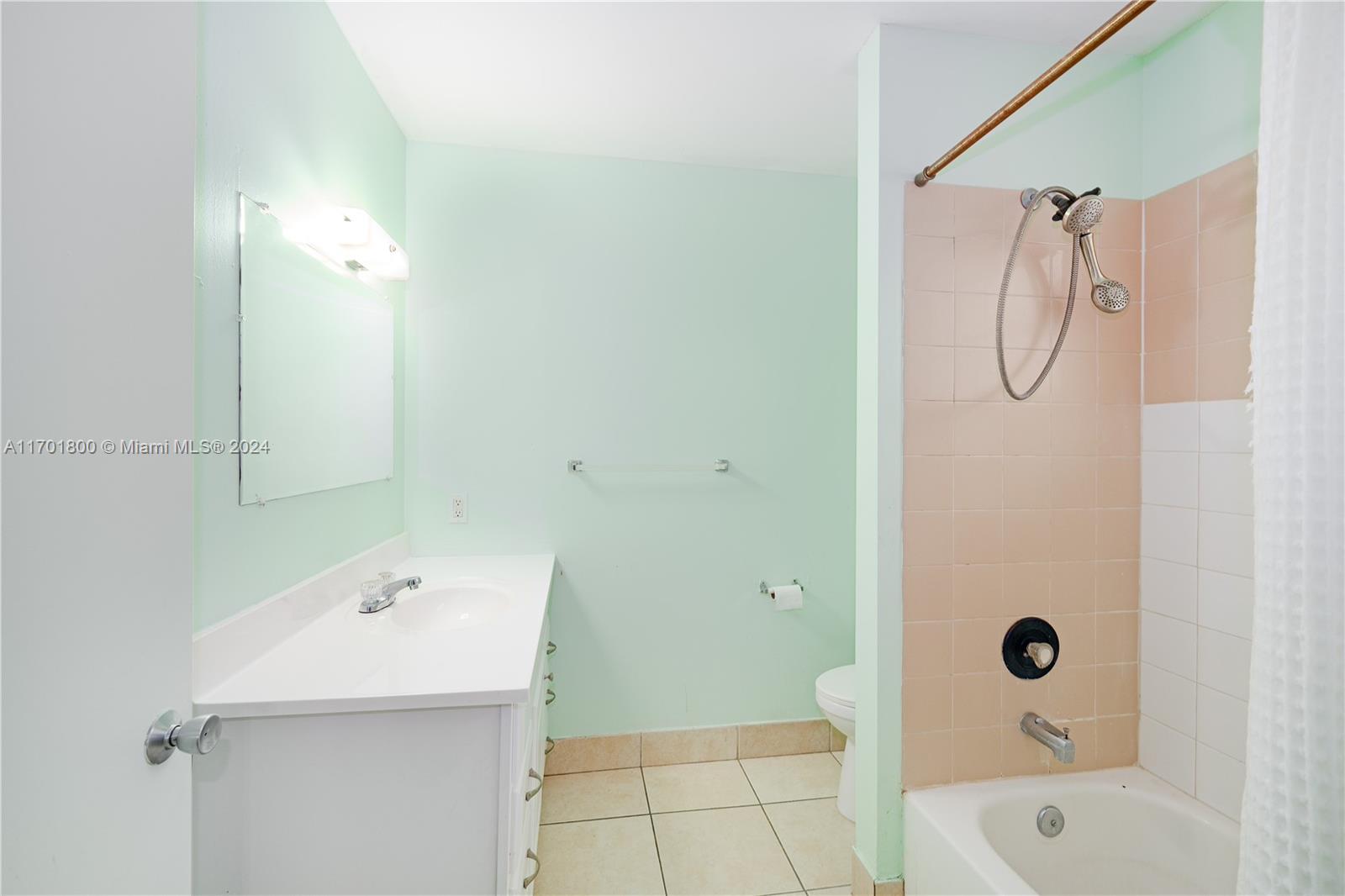 CRESTHAVEN OF PALM BEACH - Residential Lease