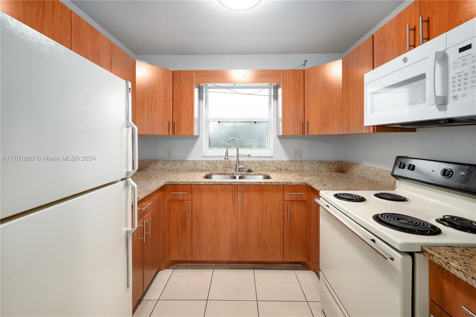 CRESTHAVEN OF PALM BEACH - Residential Lease
