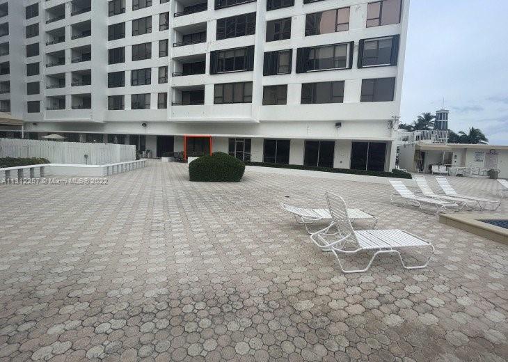 ALEXANDER TOWERS CONDO - Residential Lease