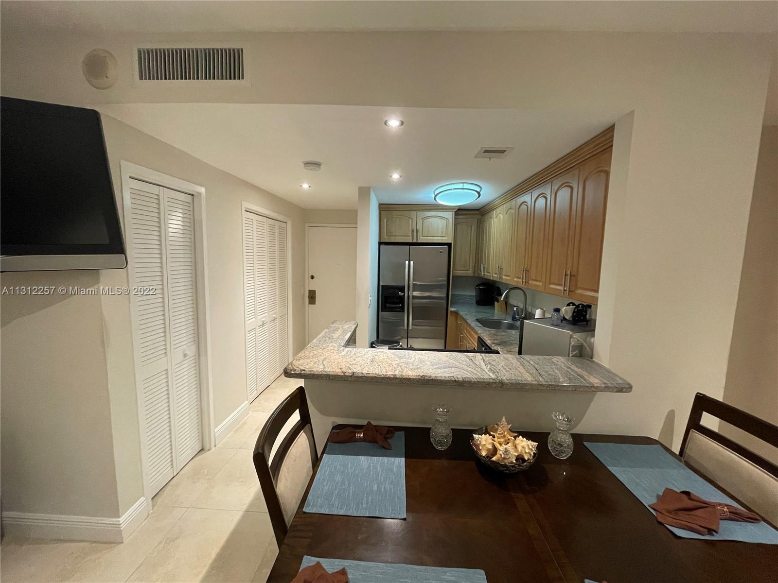 ALEXANDER TOWERS CONDO - Residential Lease