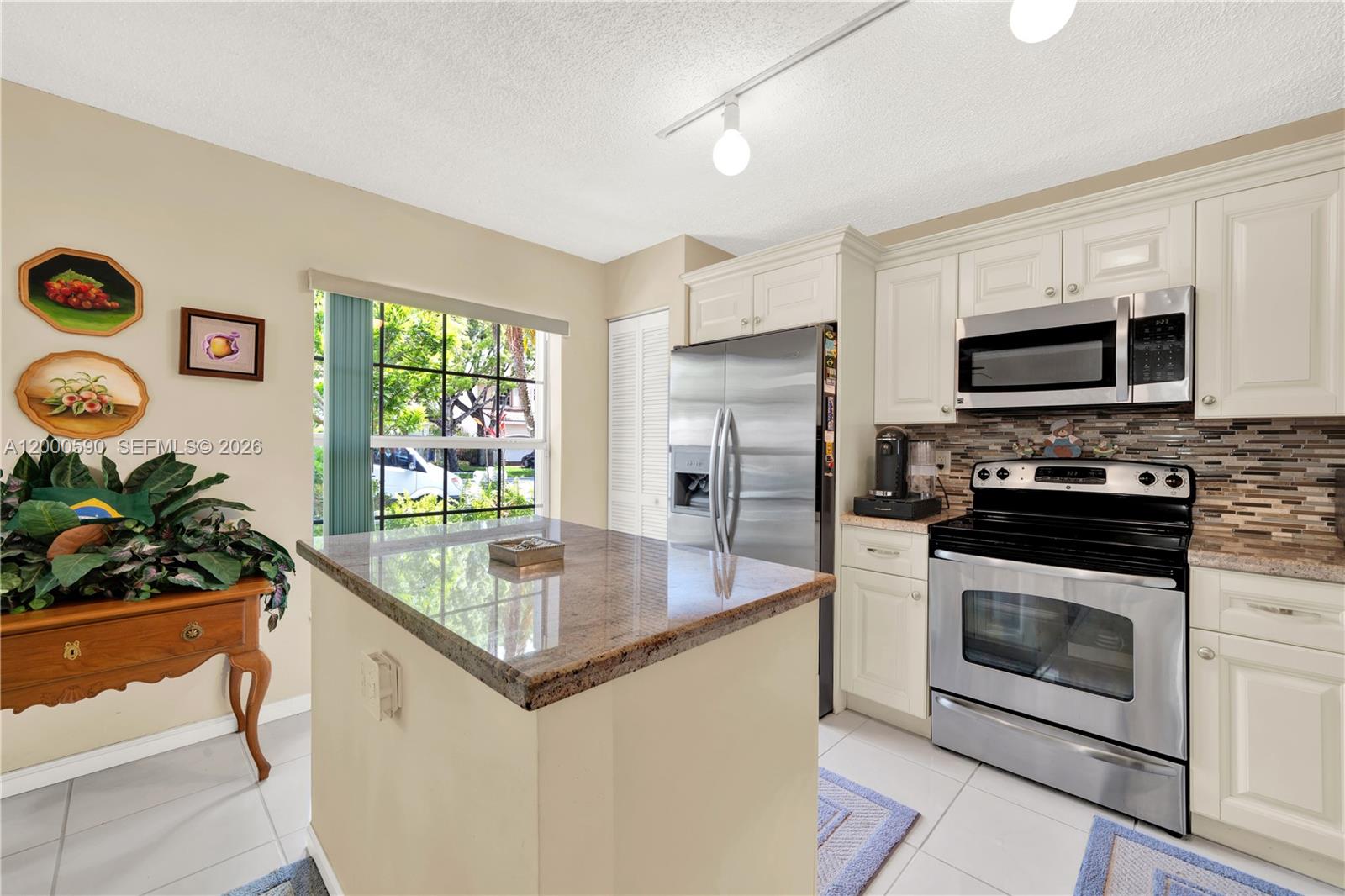 KENSINGTON SOUTH - Residential