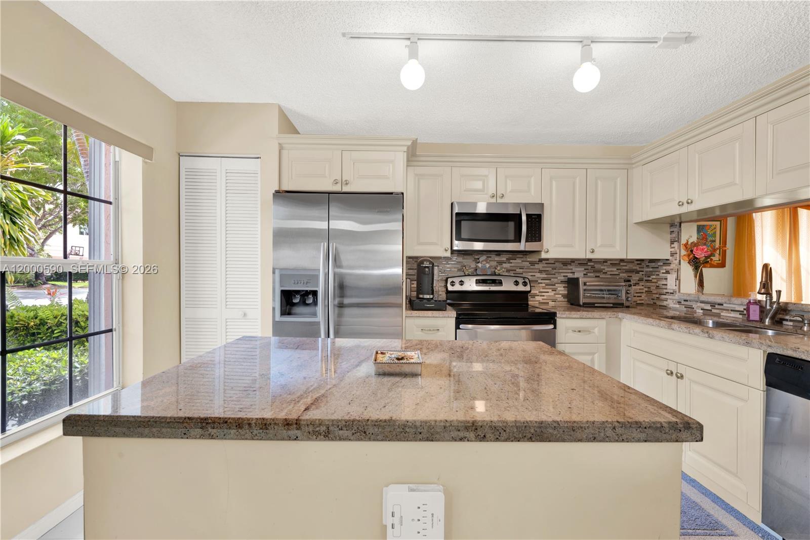 KENSINGTON SOUTH - Residential