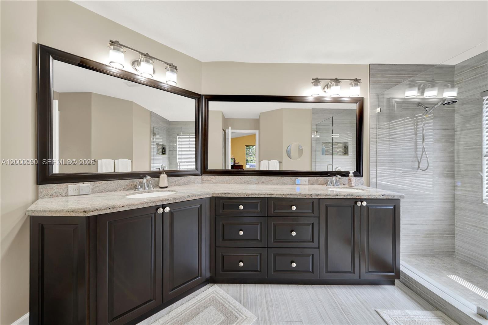 KENSINGTON SOUTH - Residential