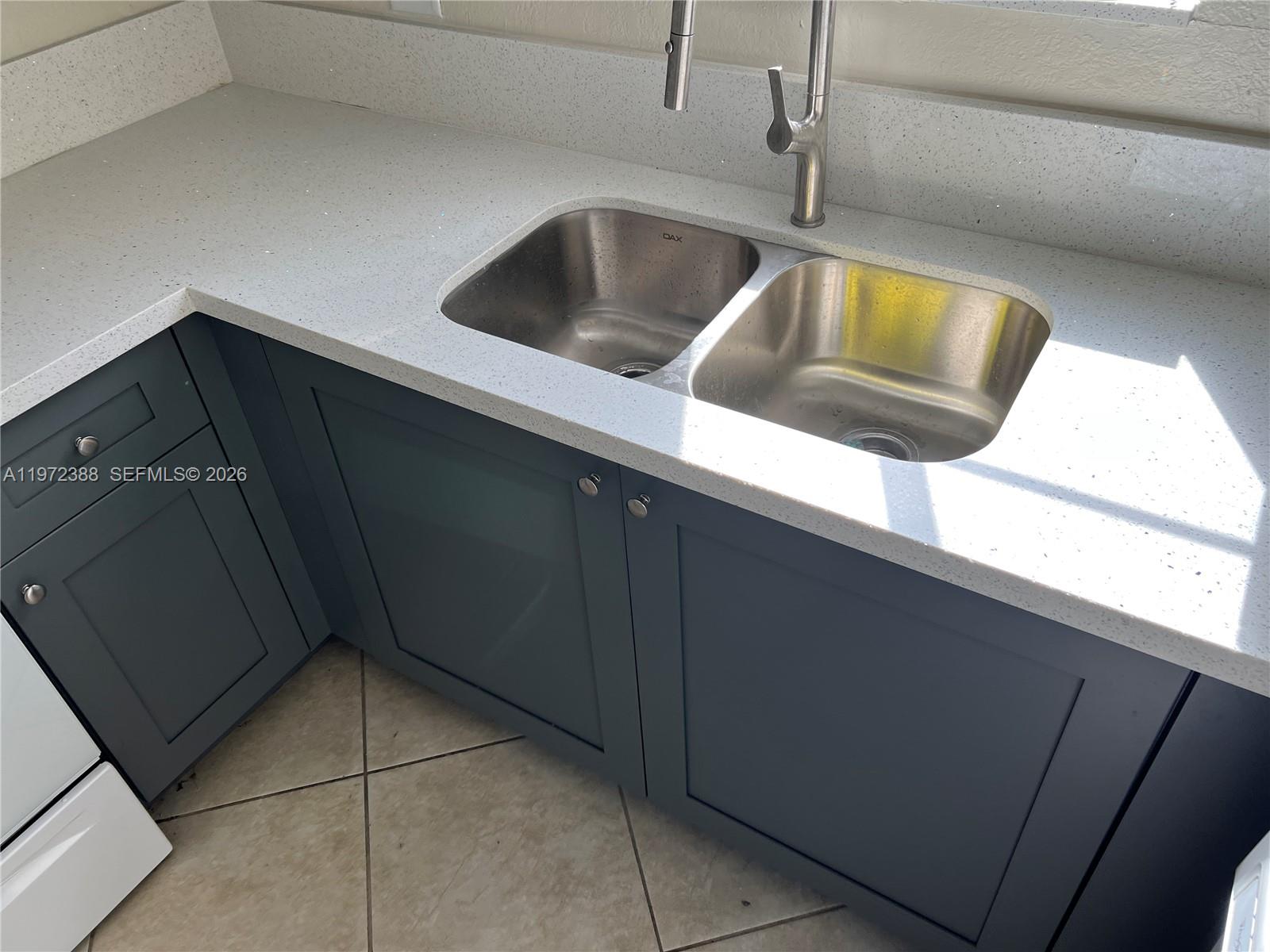 MOWRY VILLAS - Residential