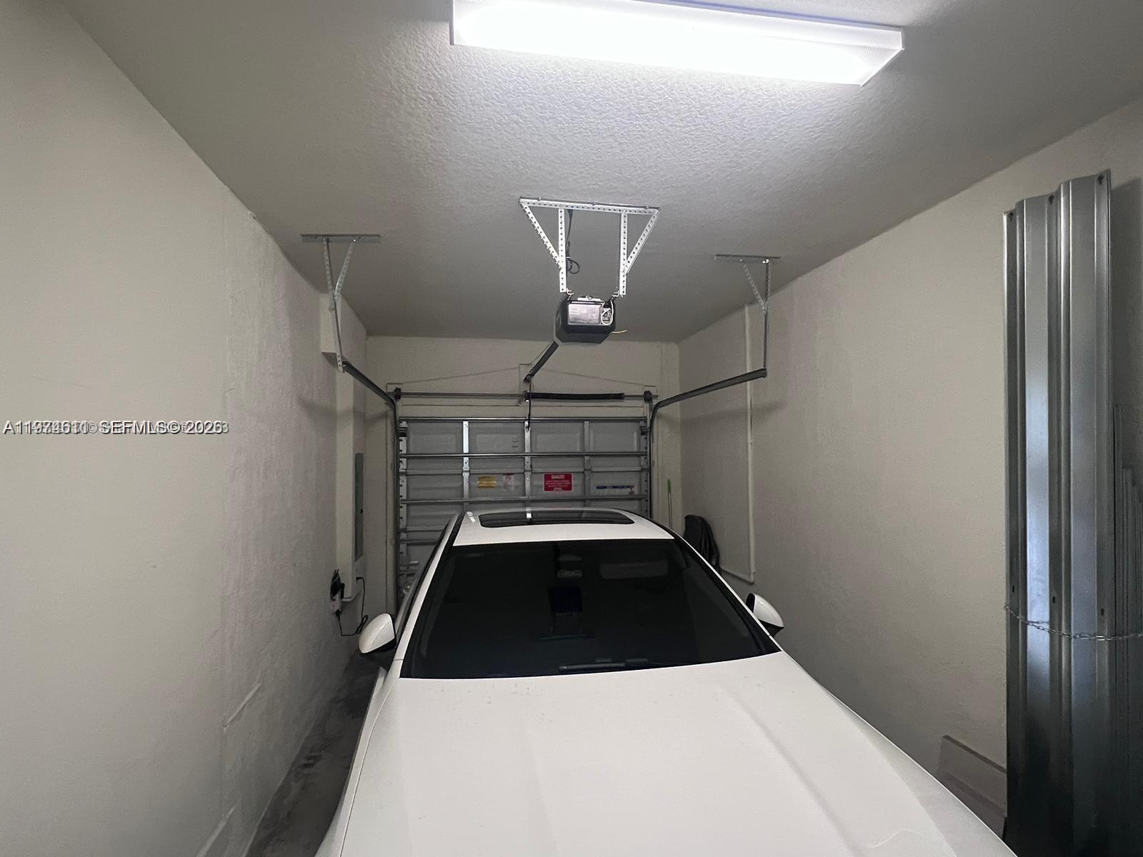 AQUABELLA NORTH REPLAT - Residential Lease