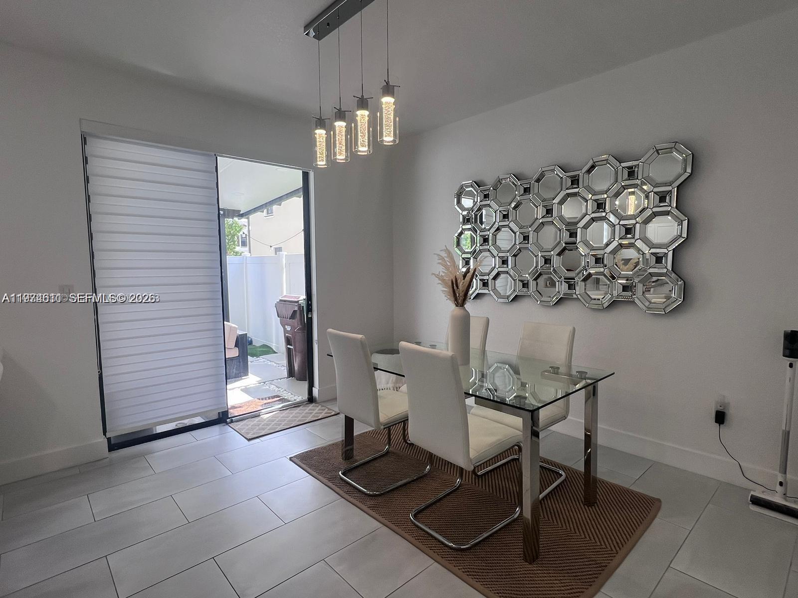 AQUABELLA NORTH REPLAT - Residential Lease