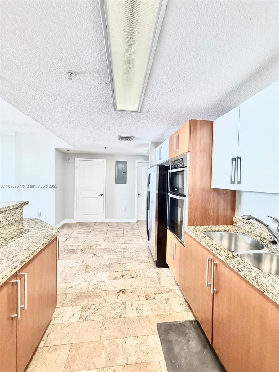 170 SE 14th St 3008