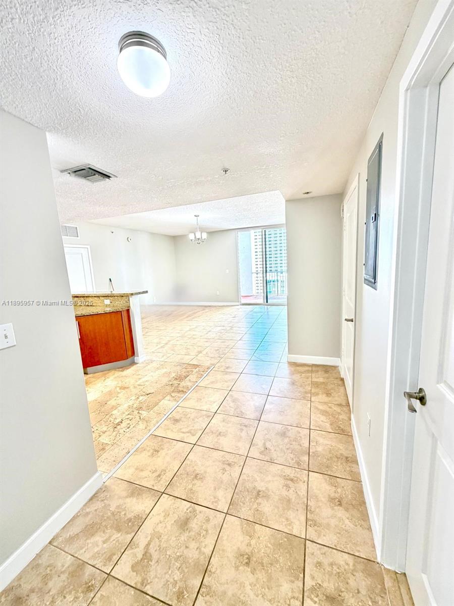 170 SE 14th St 3008