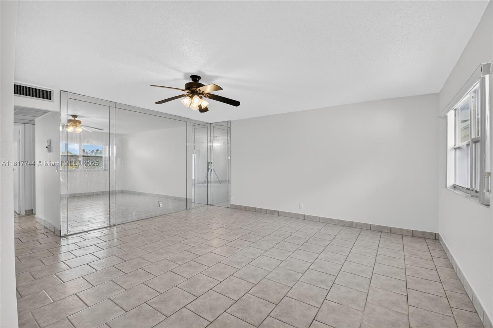 KINGS POINT WATERFORD CON - Residential