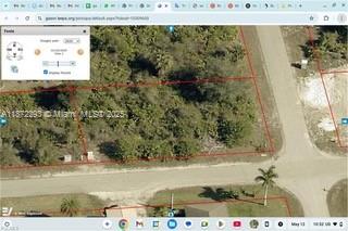 Build-Ready Corner Lots for Sale – Lehigh Acres, FL** Great opportunity to own **ready-to-build corner lots** in the growing city of **Lehigh Acres**! ?? Prime location with easy access to main roads ?? Corner lots offer extra space and flexibility ?? Flat, cleared, and ready for your dream home Perfect for builders, investors, or your future residence.