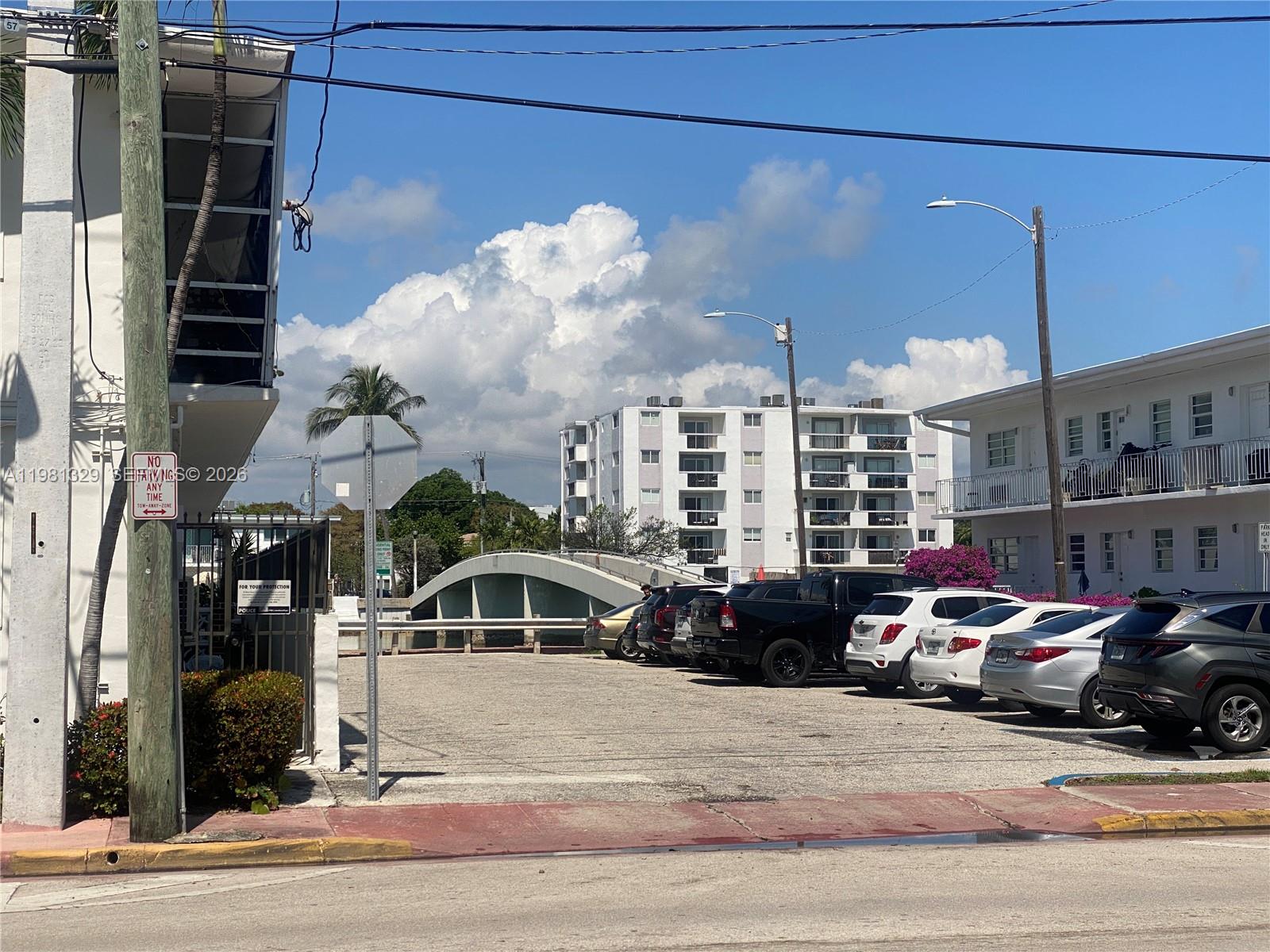 CREEK CLUB # 3 CONDO - Residential