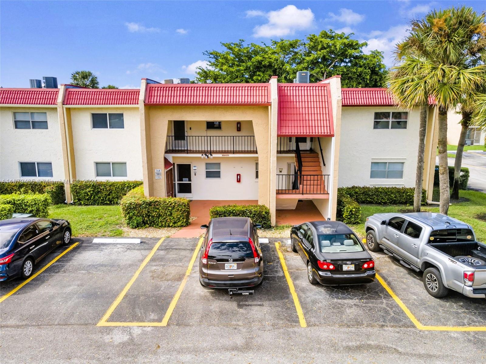 GOLDEN LAKES VILLAGE COND - Residential
