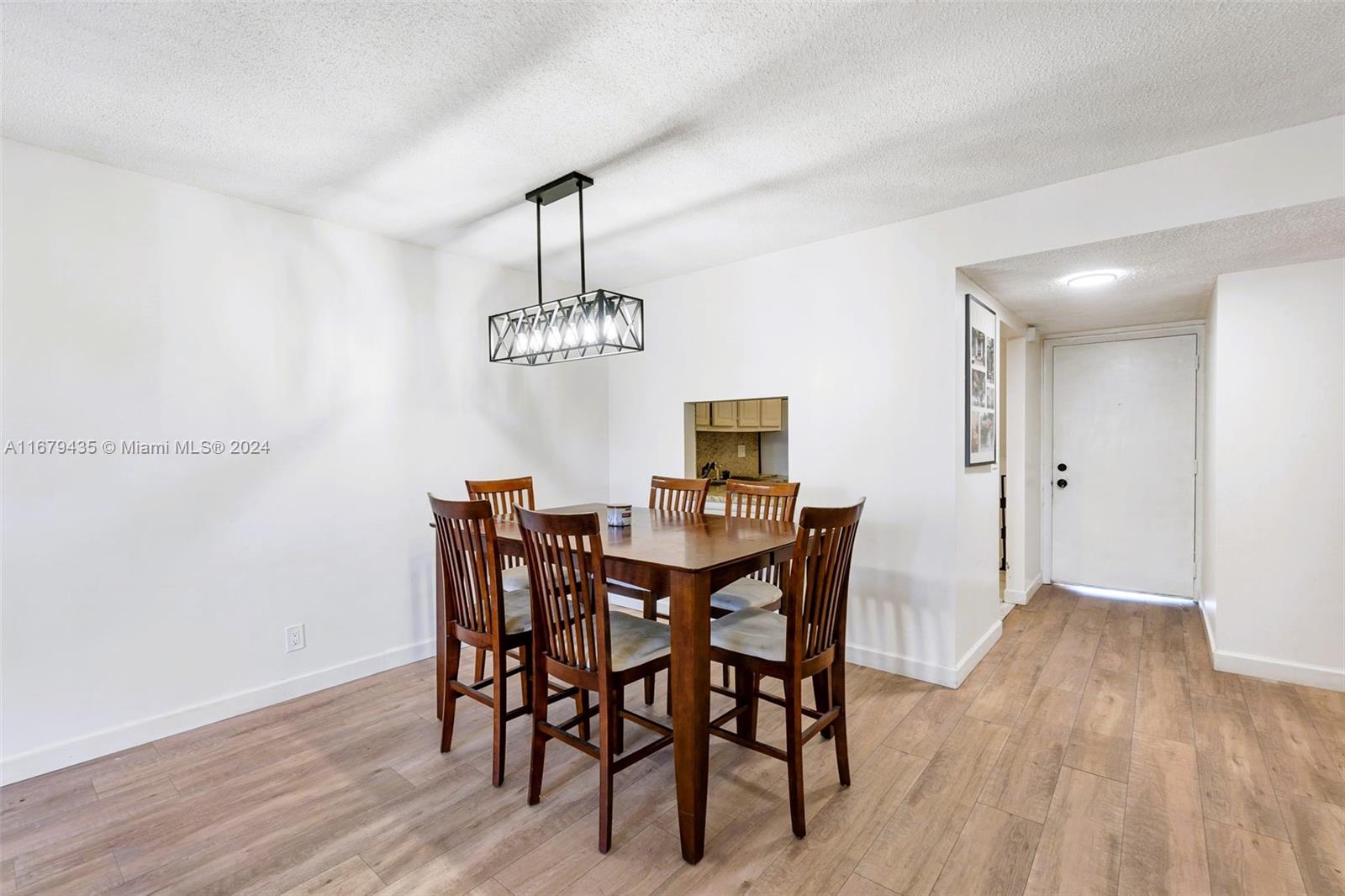 GOLDEN LAKES VILLAGE COND - Residential