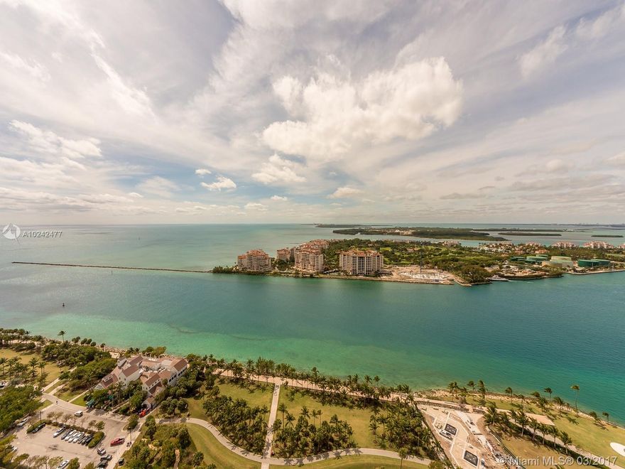 Breathtaking unobstructed direct ocean views welcome you the minute you walk into this residence in prestigious Portofino Towers. This highly coveted high floor "01" Line provides an open expansive living & dining room area w/floor to ceiling windows that accentuate the dazzling views of the Atlantic Ocean, Biscayne Bay & Downtown Miami. Portofino is located in the highly sought after South of Fifth neighborhood. It offers unparalleled amenities all just steps away from the beach, shopping & restaurants.