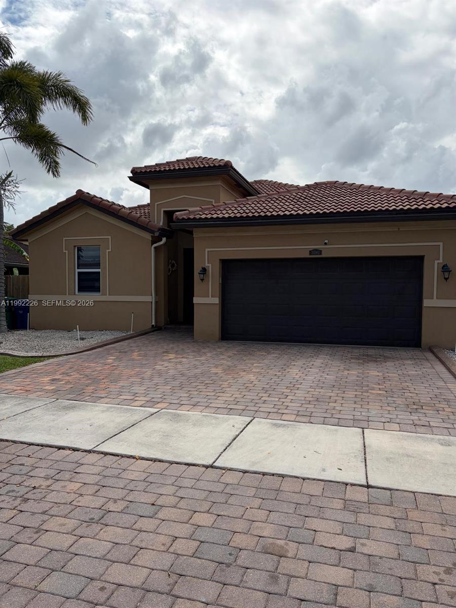 HEMINGWAY POINT - Residential