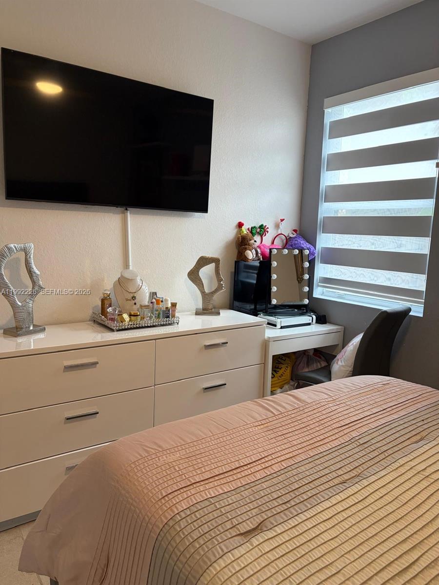 HEMINGWAY POINT - Residential