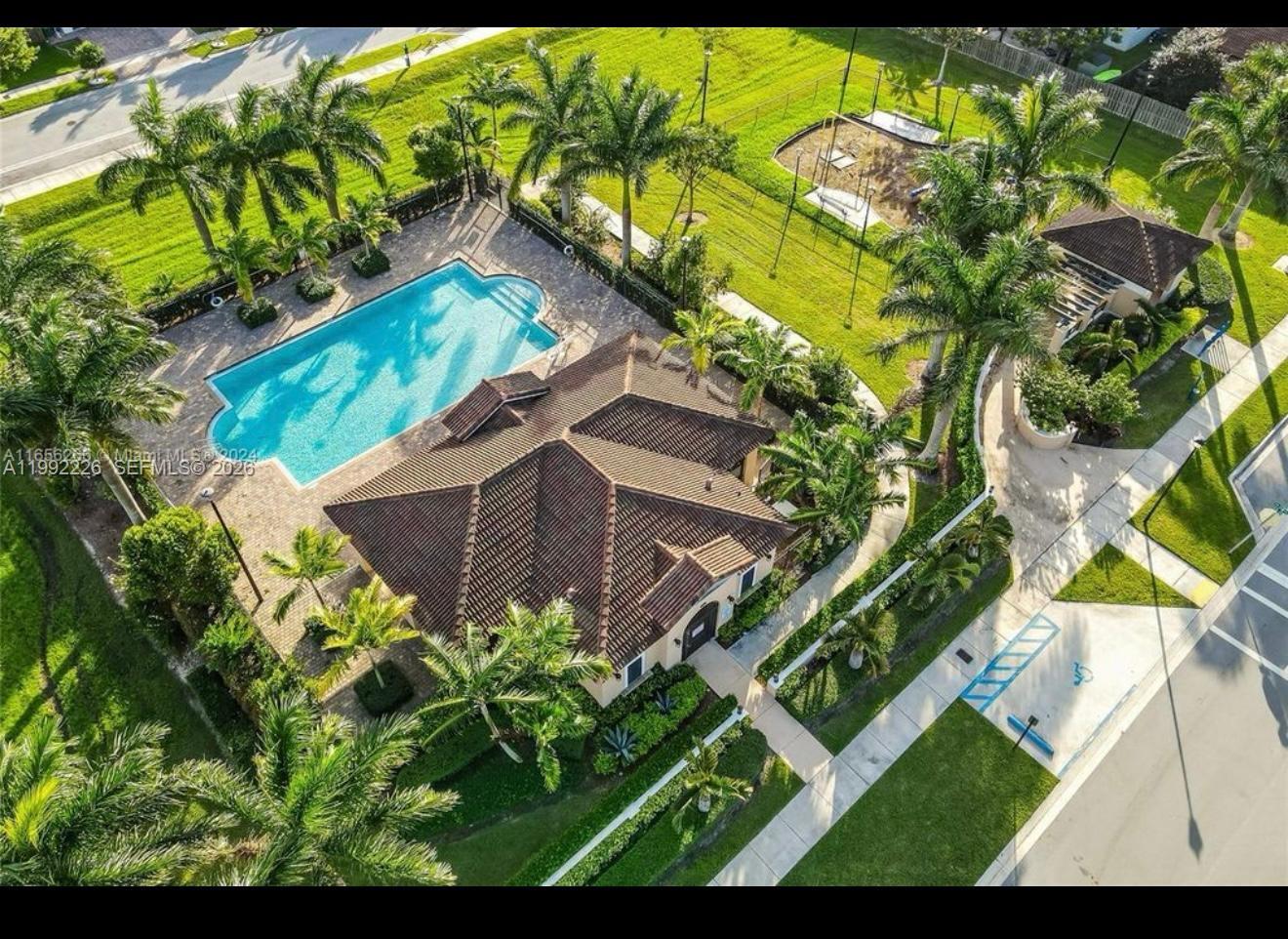 HEMINGWAY POINT - Residential