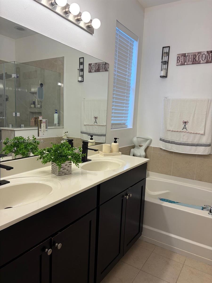 HEMINGWAY POINT - Residential