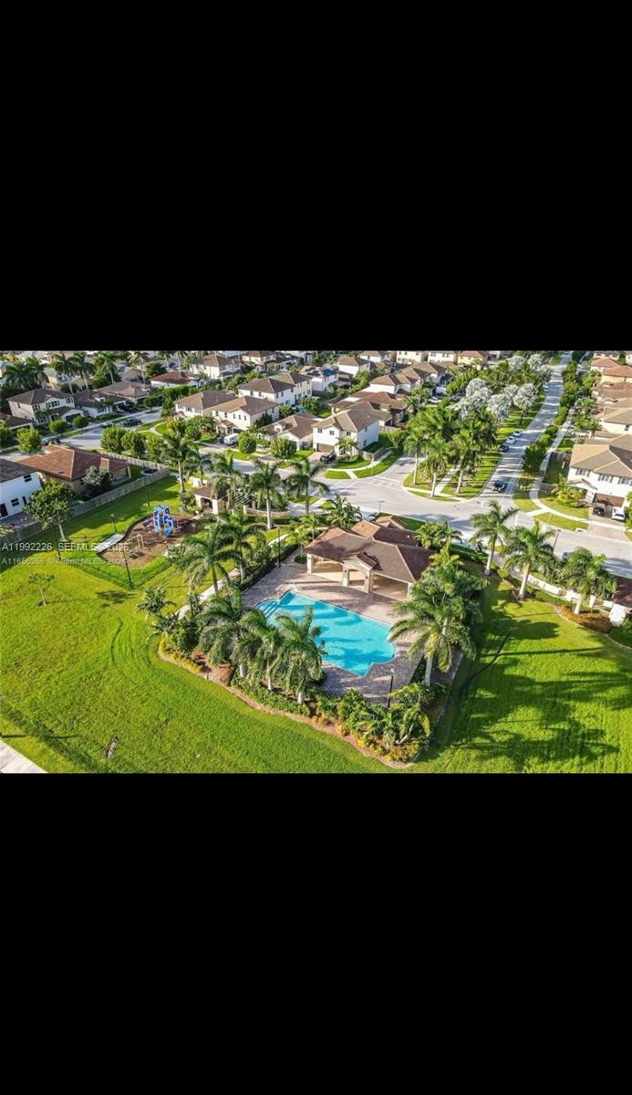 HEMINGWAY POINT - Residential