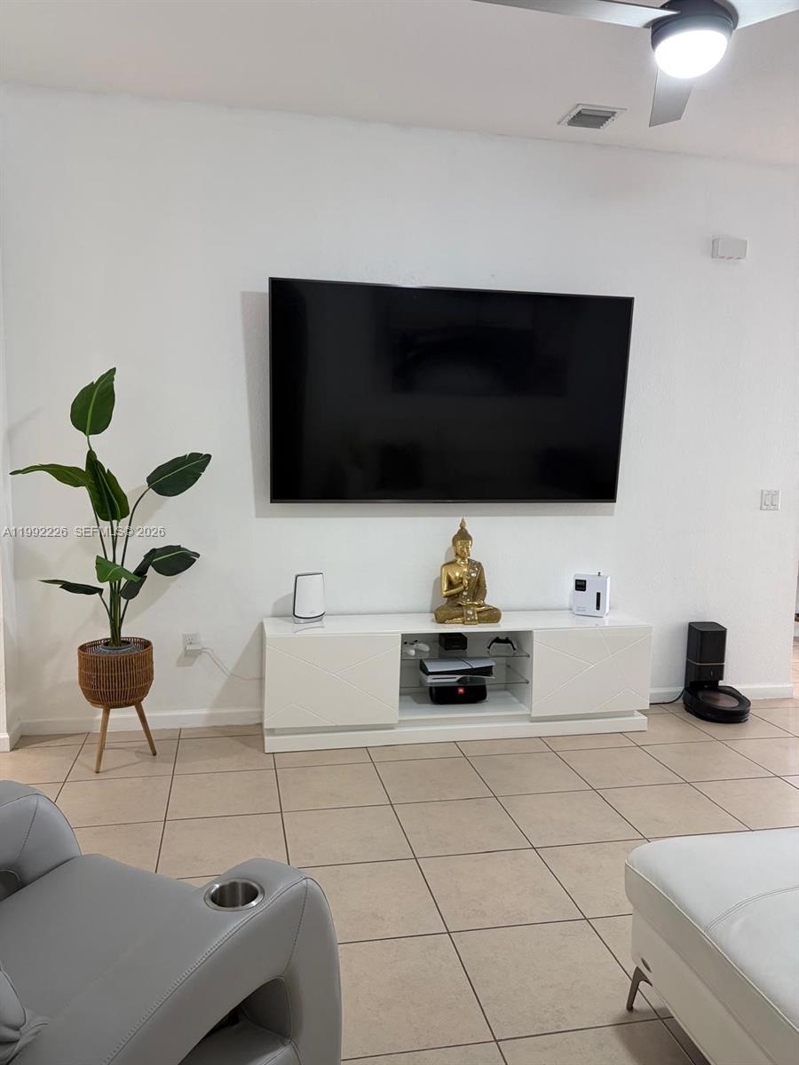 HEMINGWAY POINT - Residential