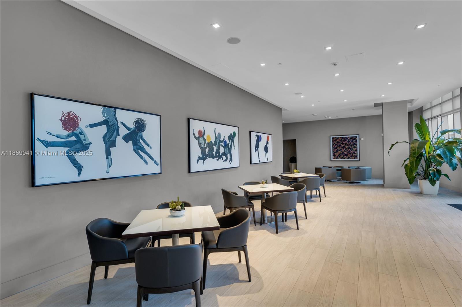 DIPLOMAT OCEANFRONT RESID - Residential