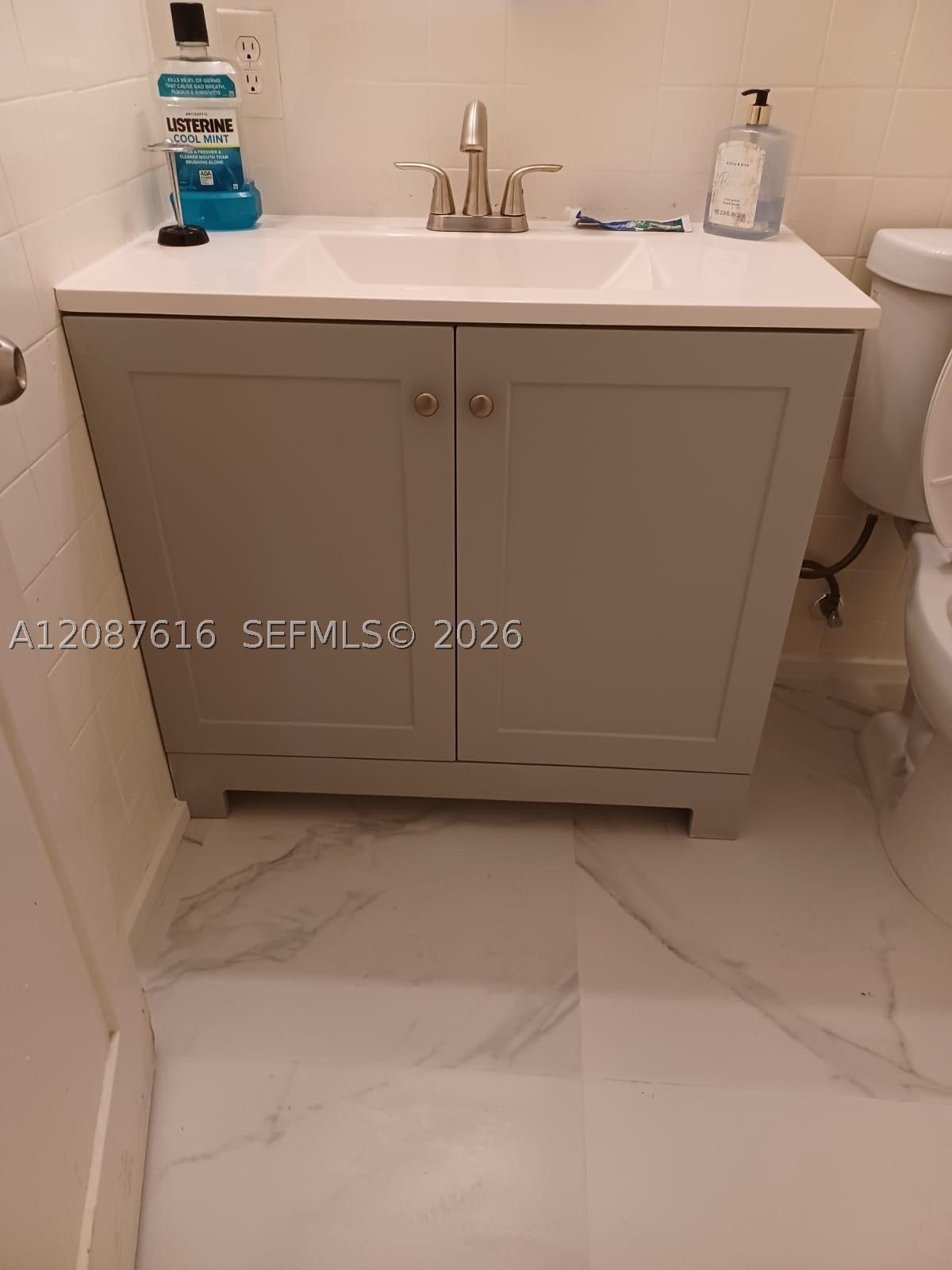 1310 NW 52nd St, Miami, FL, 33142/$580,000 4 1310 NW 52nd St