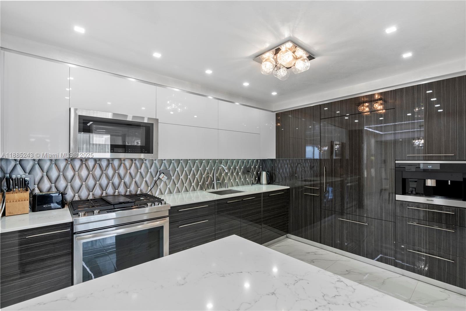 PARKER PLAZA CONDO ESTATE - Residential