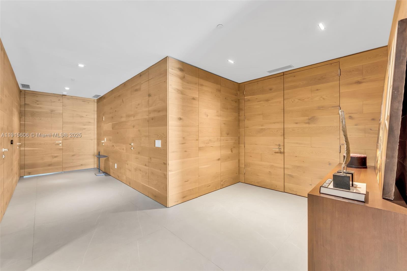 18975 COLLINS CONDO - Residential