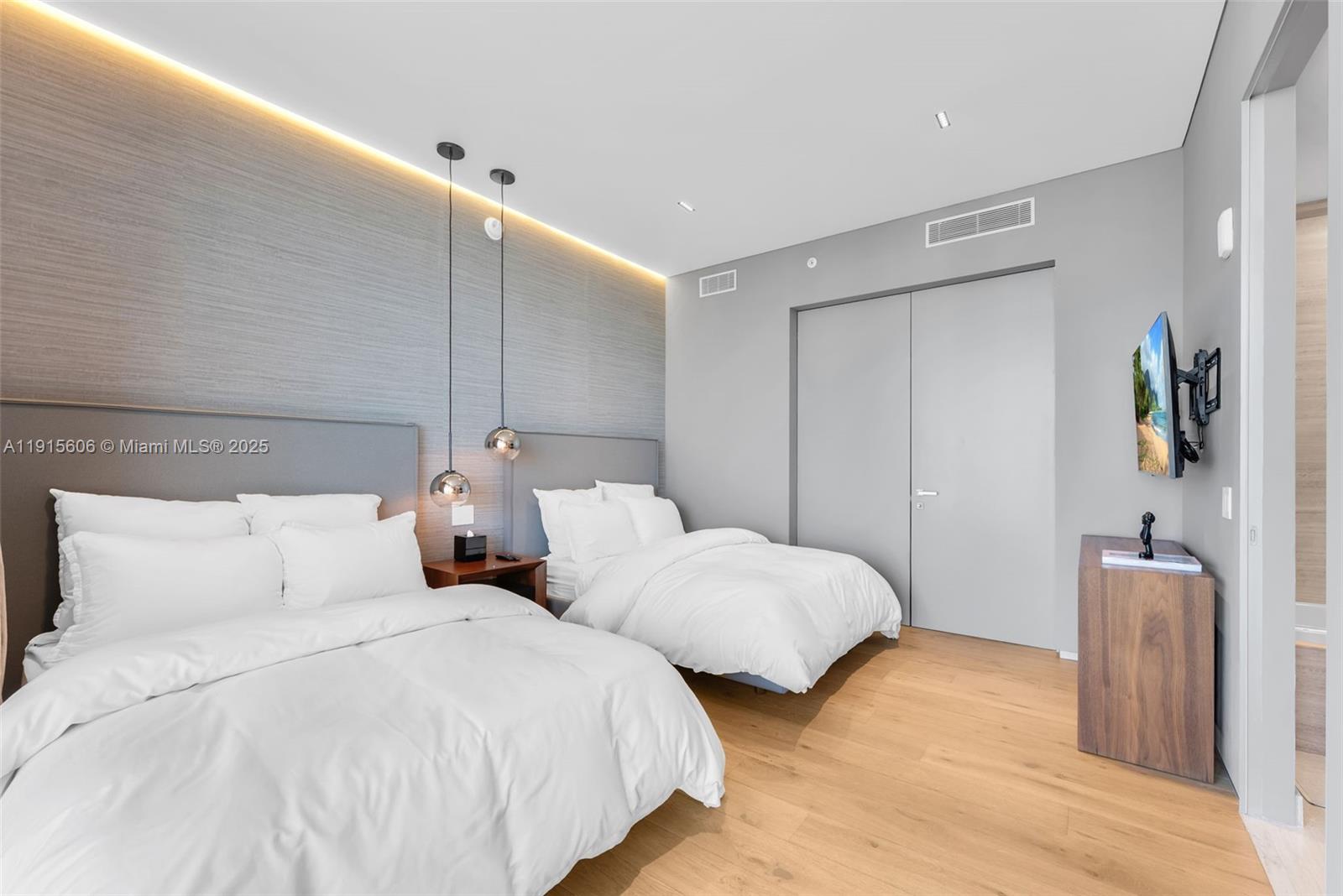 18975 COLLINS CONDO - Residential