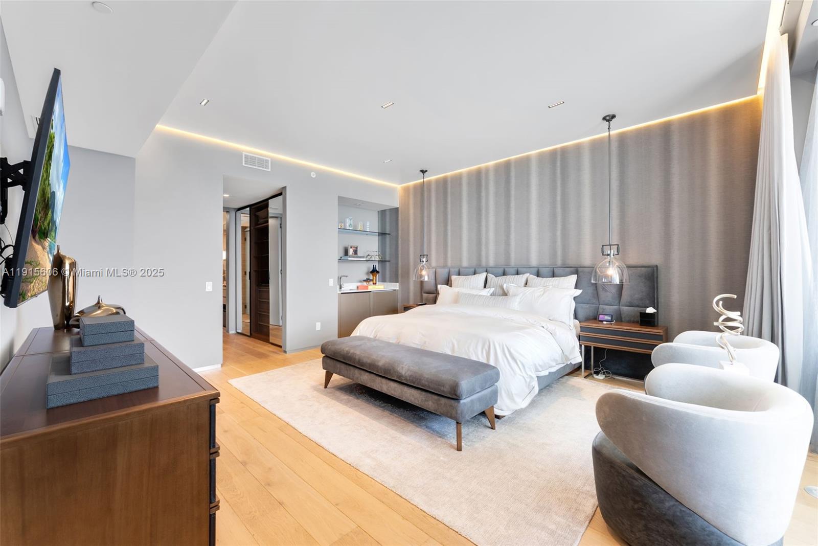 18975 COLLINS CONDO - Residential