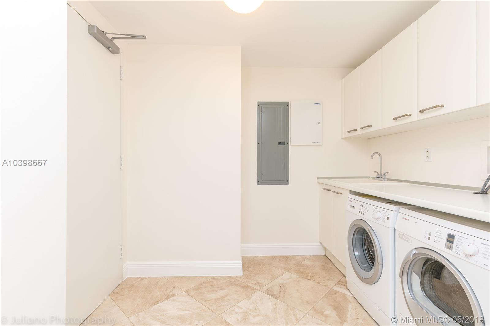 GROVENOR HOUSE CONDO - Residential Lease