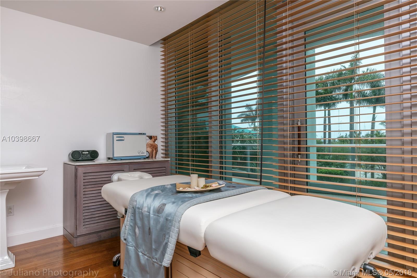 GROVENOR HOUSE CONDO - Residential Lease