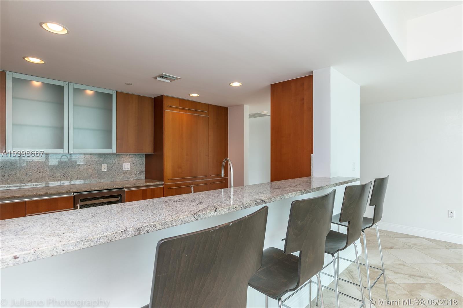 GROVENOR HOUSE CONDO - Residential Lease