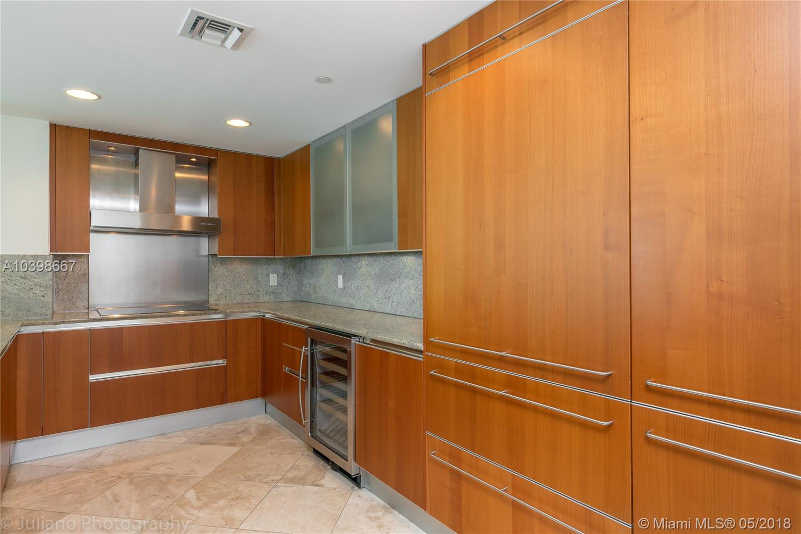 GROVENOR HOUSE CONDO - Residential Lease