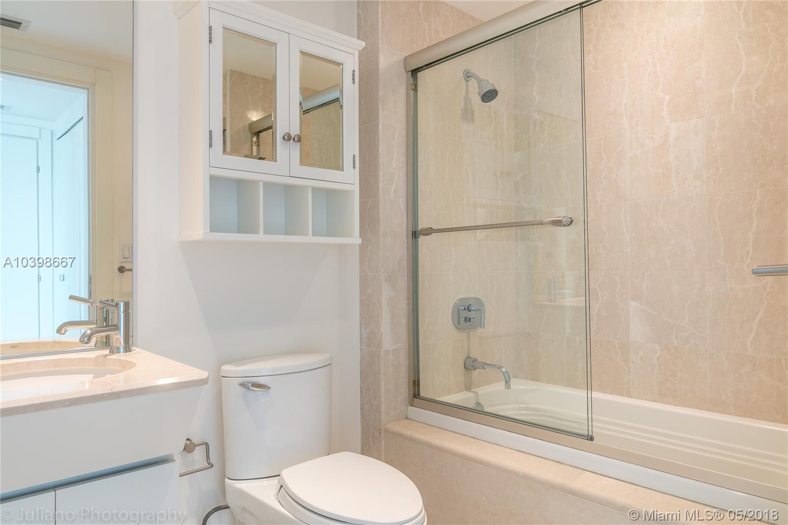 GROVENOR HOUSE CONDO - Residential Lease